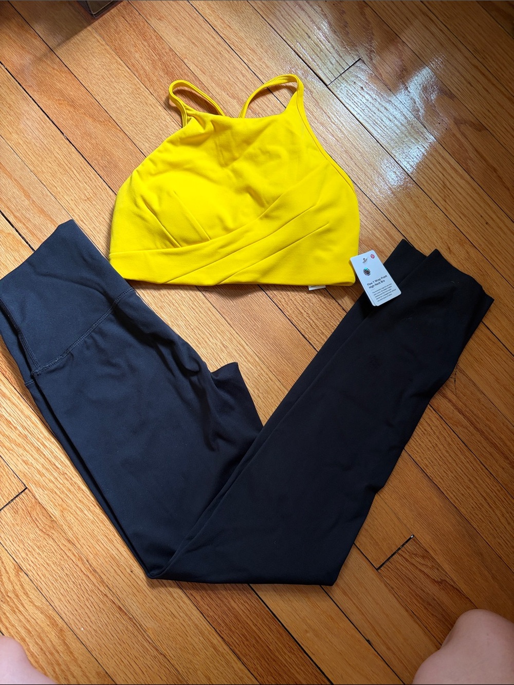 Lulu lemon Yellow Cropped Sports Bra size 4 NWT with gift AERIE Leggings sz Sm